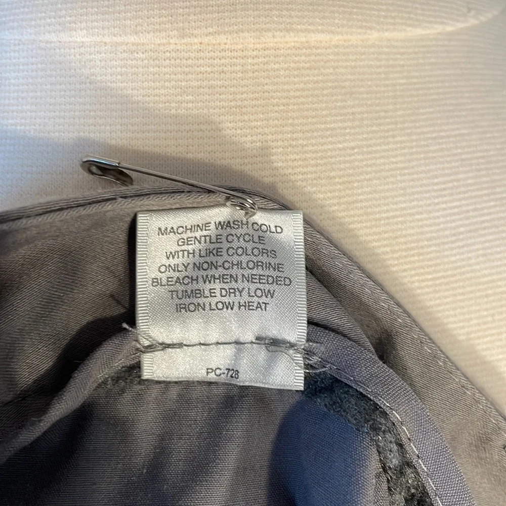💕 Vintage Van-Heusen Stretch Capri size 12 Gray 💕 - Picture 6 of 7